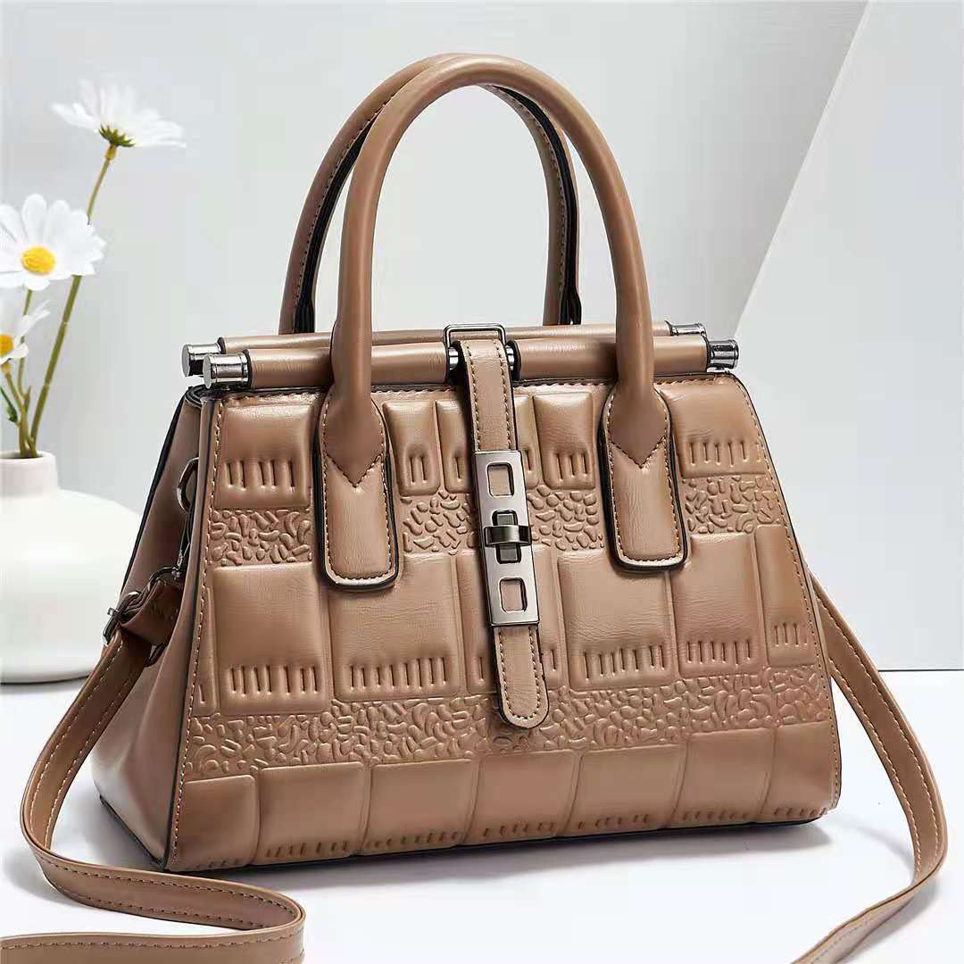 NovaChic – Bolso de Hombro Trendy para la Mujer que Siempre Está Un Paso Adelante