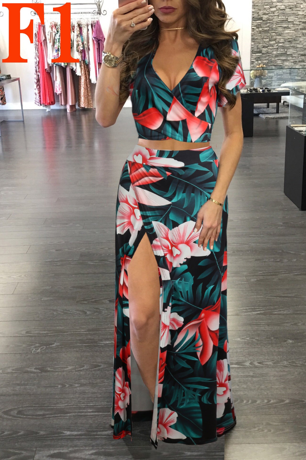 BloomSet – Conjunto de Vestido Floral + Capa para la Mujer que Florece con Estilo Propio
