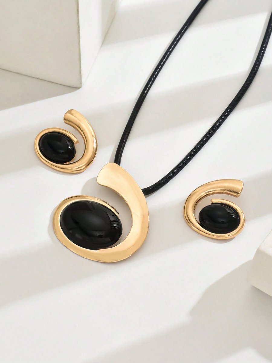 NoirMyst – Set de Gargantilla y Aretes con Ónix Negro Bañado en Oro 14K para la Diosa Intensa
