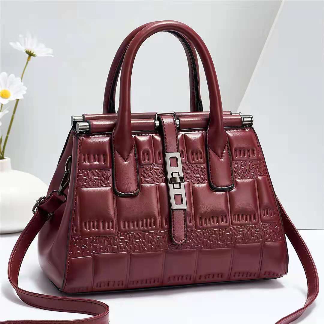 NovaChic – Bolso de Hombro Trendy para la Mujer que Siempre Está Un Paso Adelante