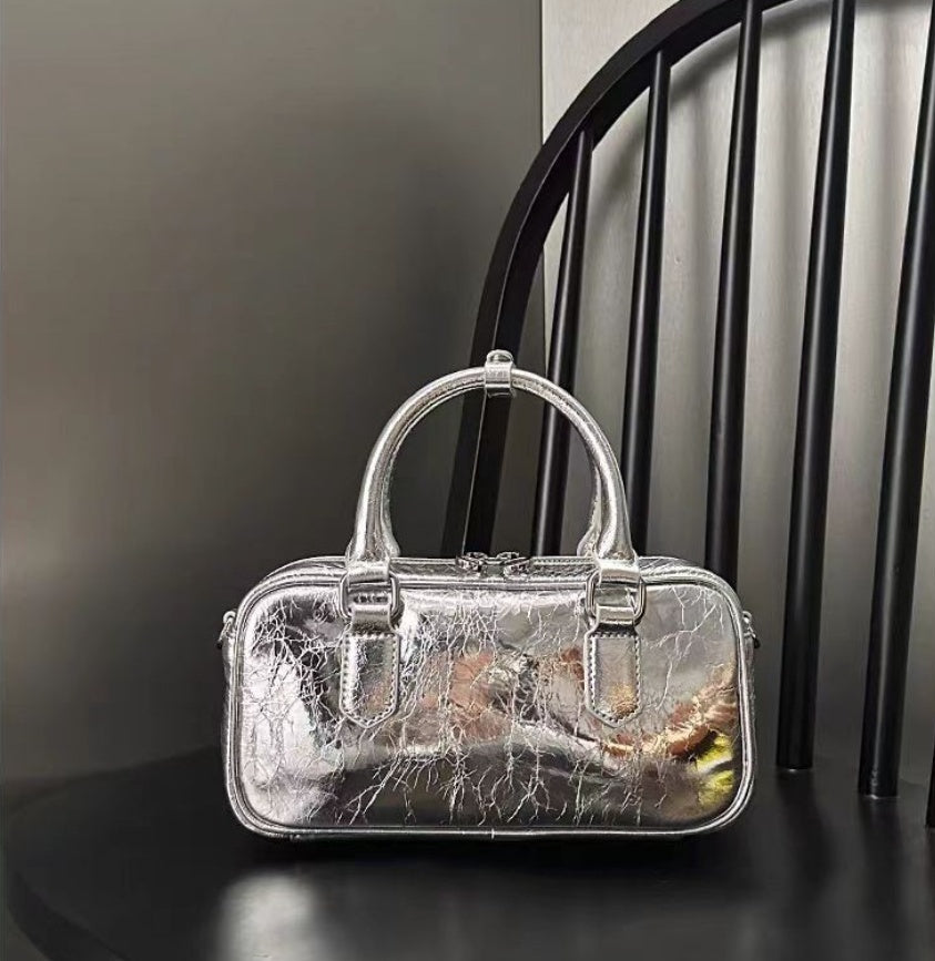 VelvetMuse – Bolso Almohada Retro para la Musa Sofisticada