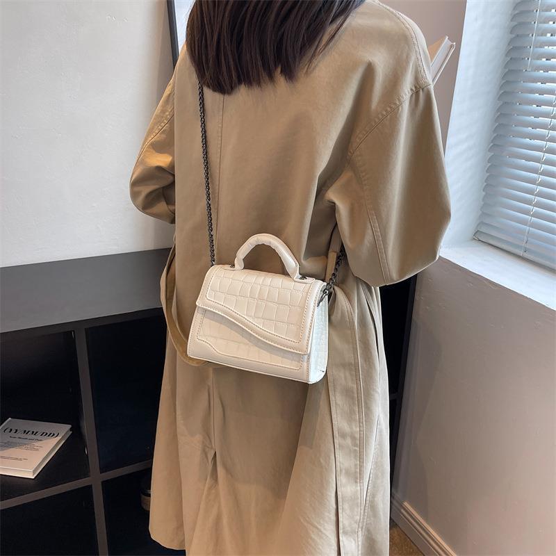 TimelessCharm Retro Carryall