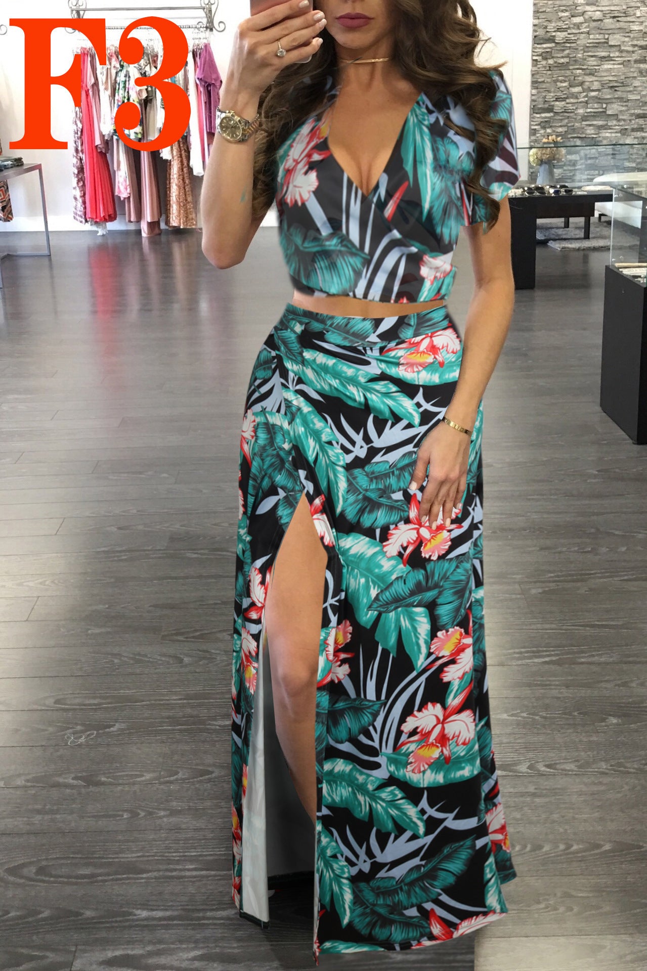 BloomSet – Conjunto de Vestido Floral + Capa para la Mujer que Florece con Estilo Propio
