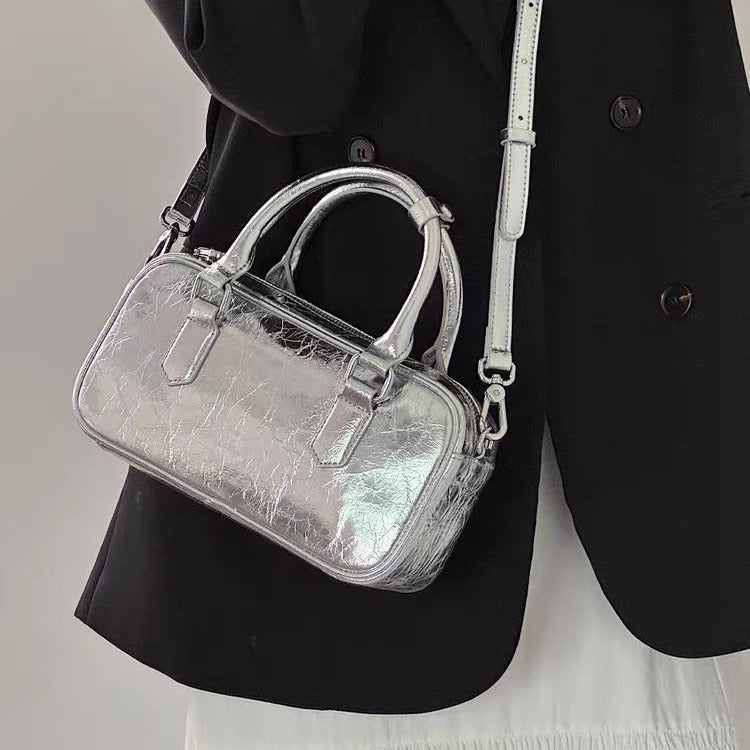 VelvetMuse – Bolso Almohada Retro para la Musa Sofisticada