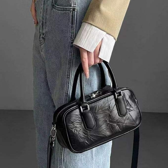 VelvetMuse – Bolso Almohada Retro para la Musa Sofisticada