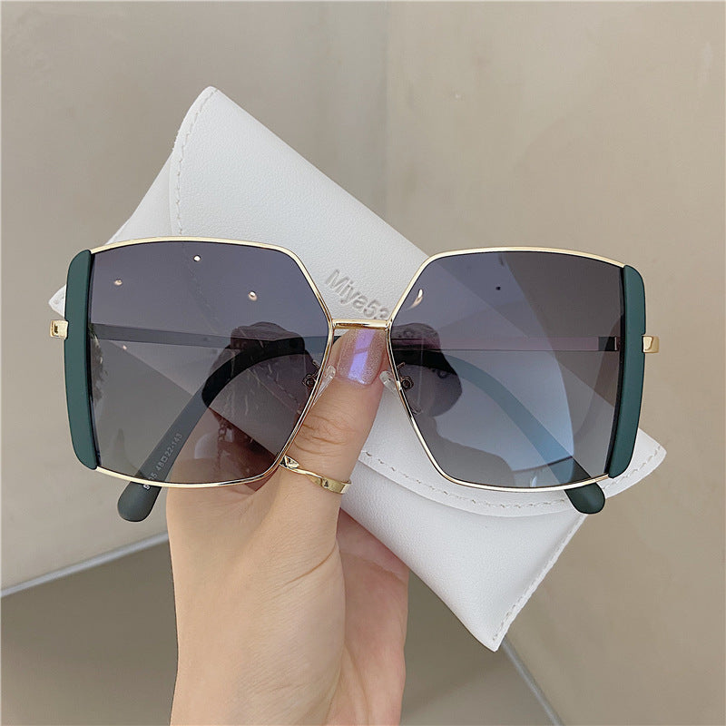 SkyLine – Gafas de Sol Doble Ceja para la Mujer con Mirada de Poder