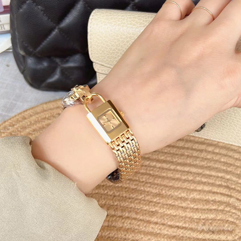 LuxeLock – Reloj Fashion con Cabeza de Cerradura para la Reina del Detalle