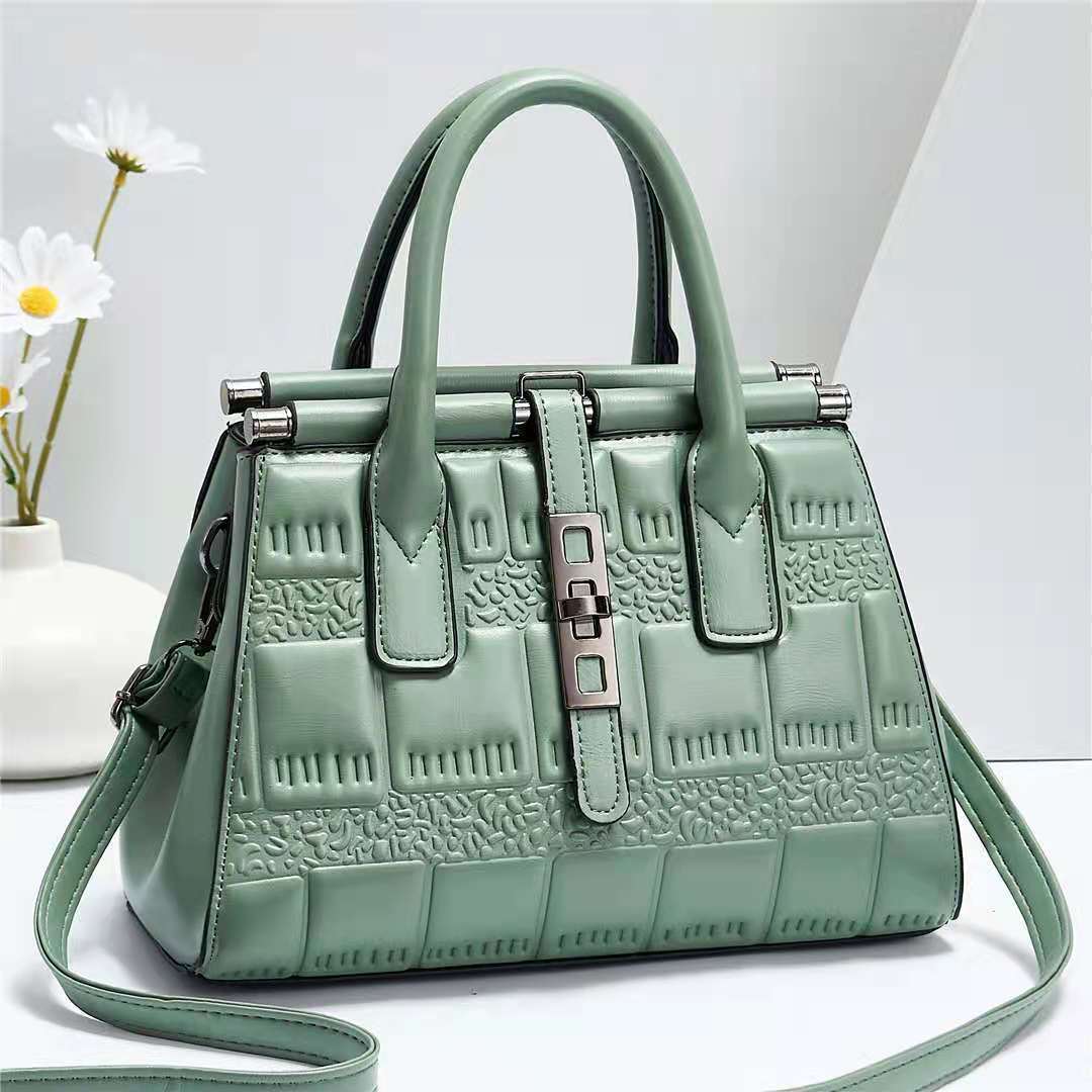 NovaChic – Bolso de Hombro Trendy para la Mujer que Siempre Está Un Paso Adelante