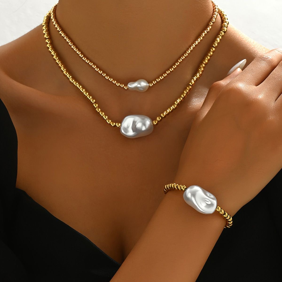 GoldenLustre – Set de Collar y Pulsera de Perlas con Baño de Oro 14K para la Elegancia Eterna