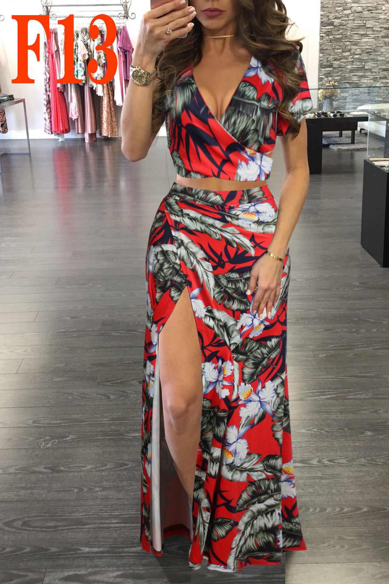 BloomSet – Conjunto de Vestido Floral + Capa para la Mujer que Florece con Estilo Propio