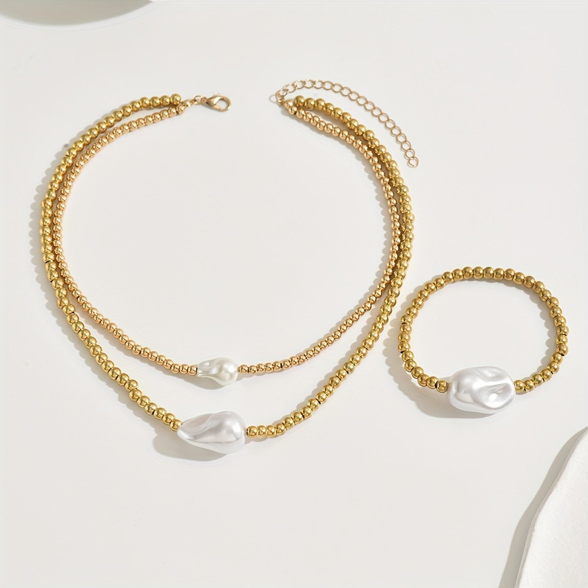 GoldenLustre – Set de Collar y Pulsera de Perlas con Baño de Oro 14K para la Elegancia Eterna
