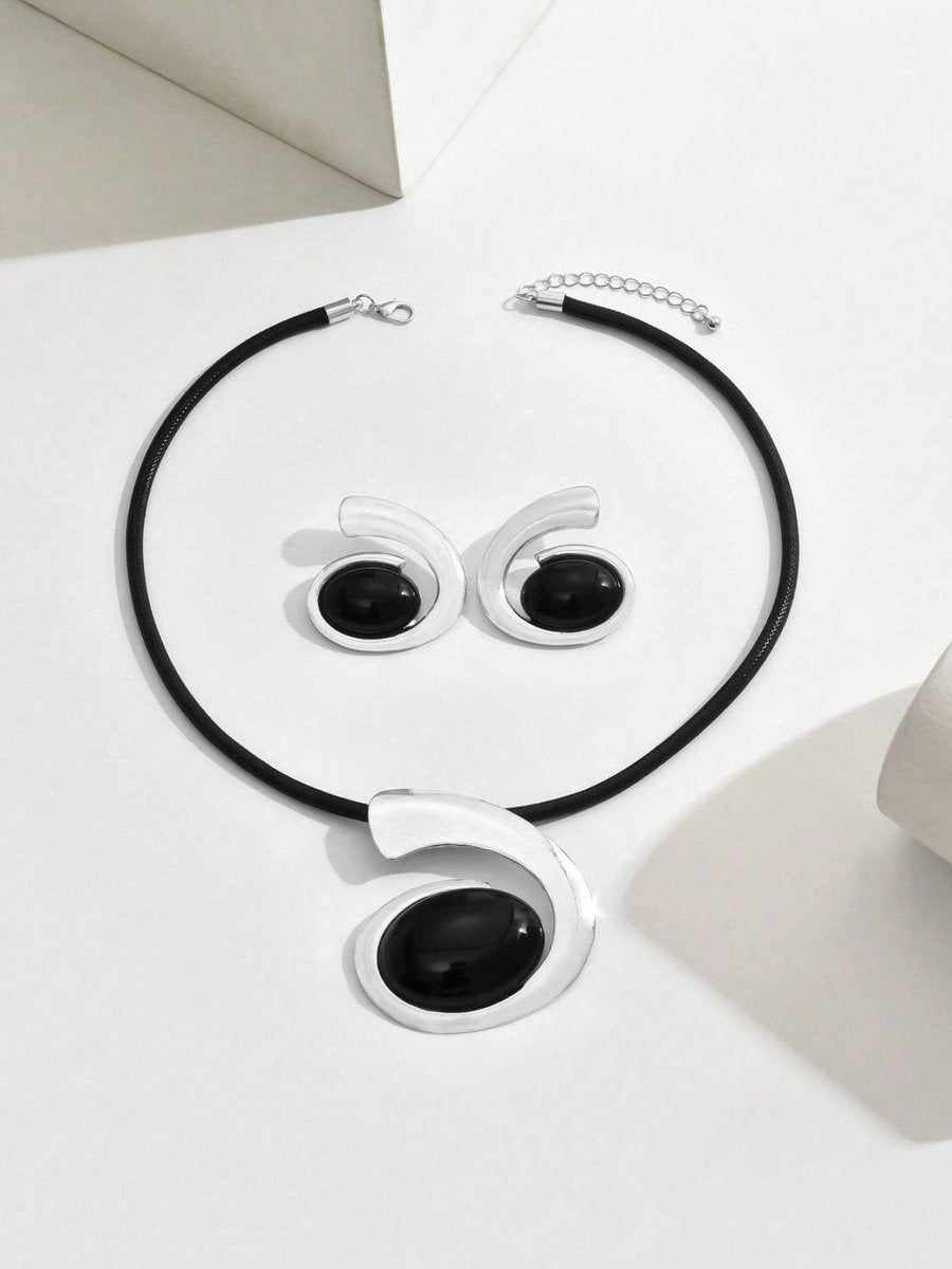 NoirMyst – Set de Gargantilla y Aretes con Ónix Negro Bañado en Oro 14K para la Diosa Intensa