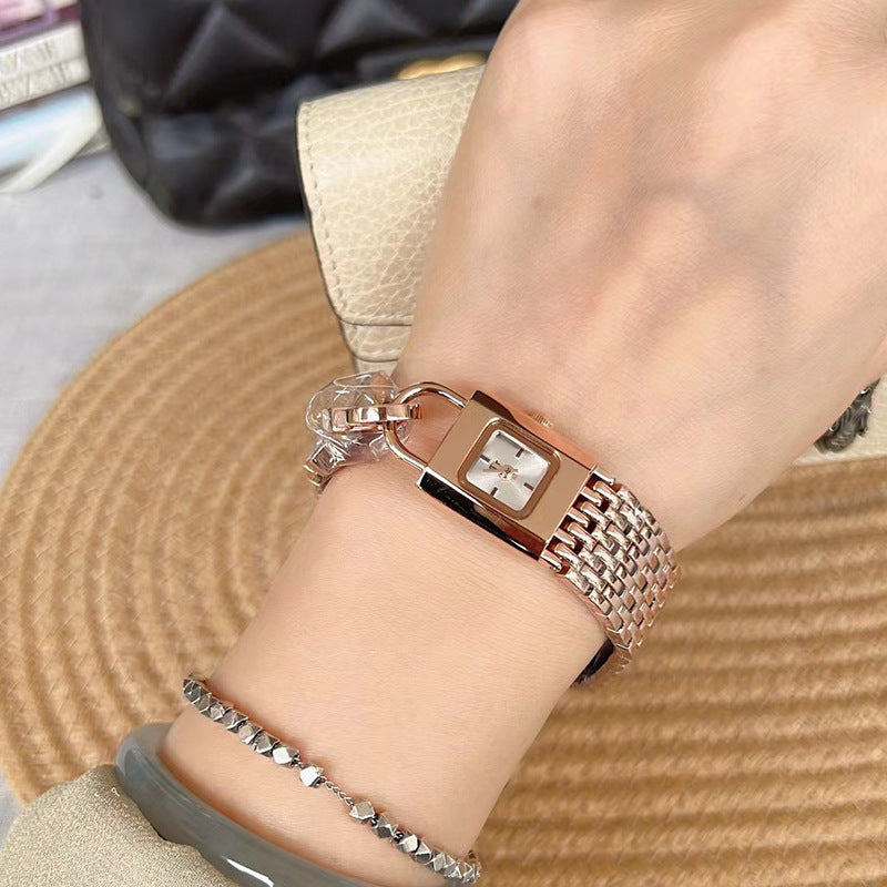 LuxeLock – Reloj Fashion con Cabeza de Cerradura para la Reina del Detalle