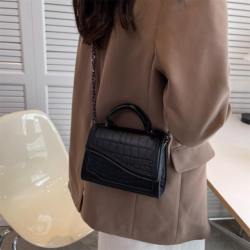 TimelessCharm Retro Carryall
